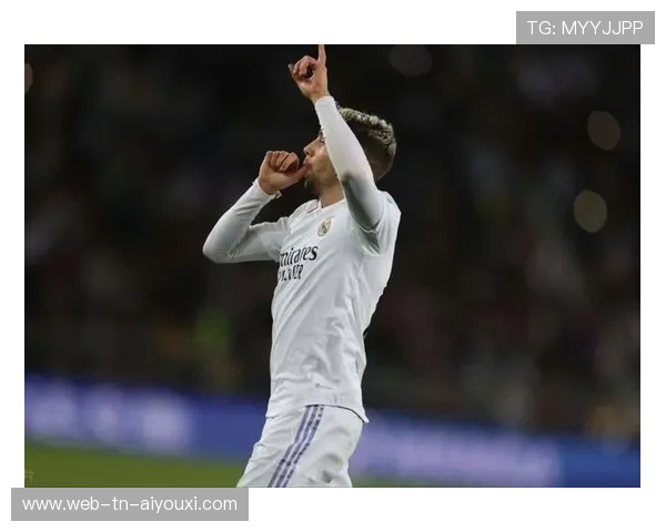 皇马巴尔韦德闪电奔袭一脚推射完成反击教科书