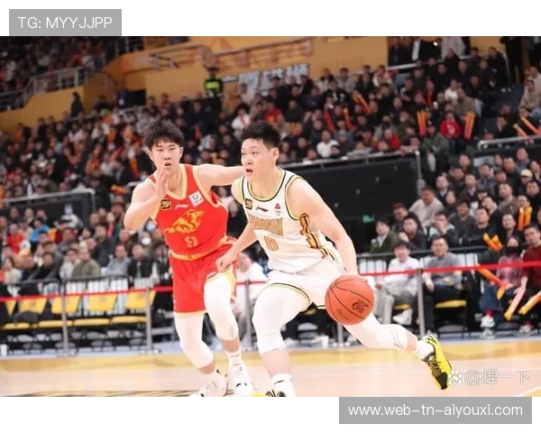 球员在关键比赛中多次完成精彩传球